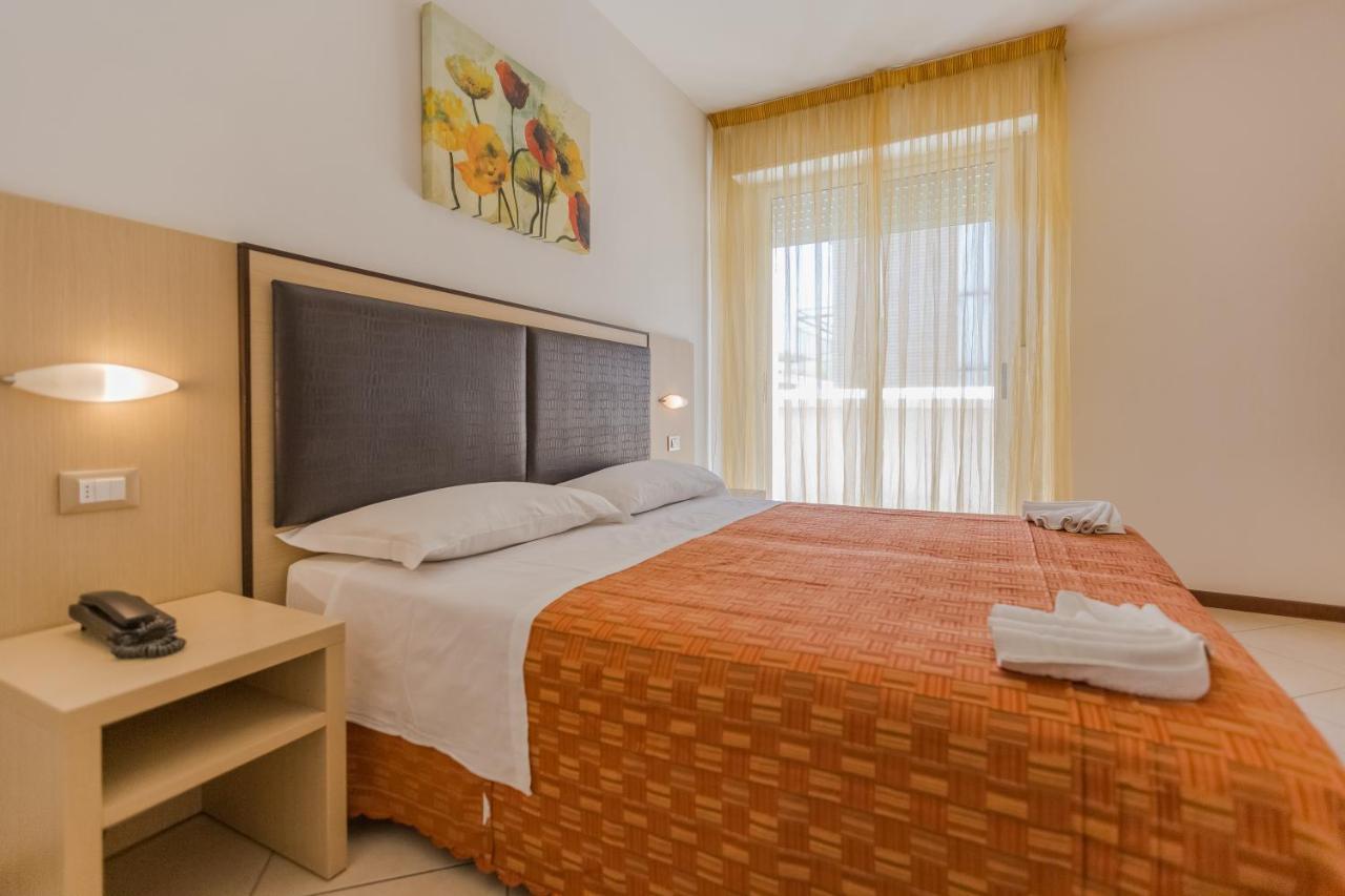 Hotel Bremen Rimini Eksteriør billede