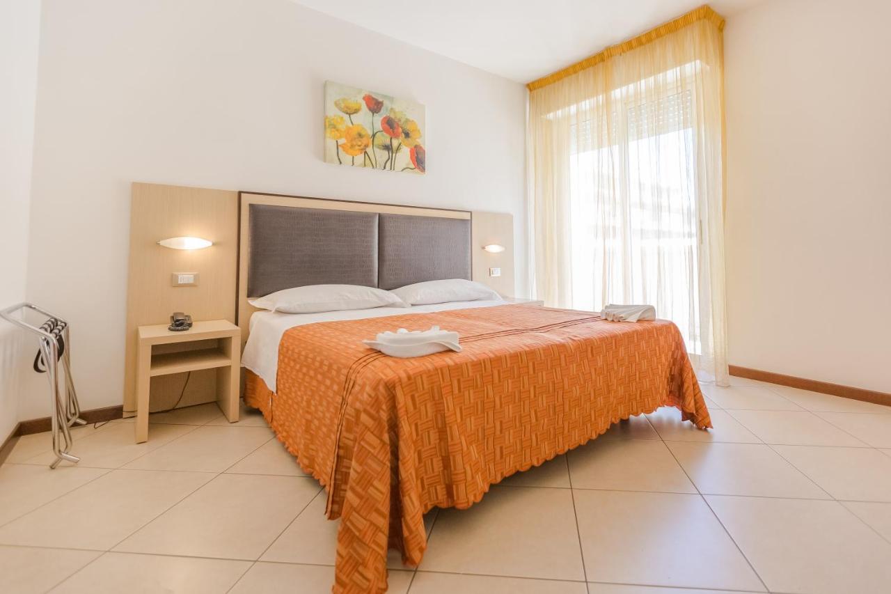 Hotel Bremen Rimini Eksteriør billede